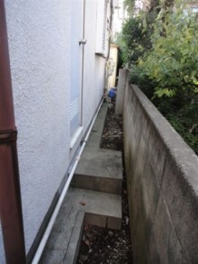 フェンスゲートと間仕切りブロック壁をフェンスへ取付 フェンスゲートと間仕切りブロック壁をフェンスへ取付